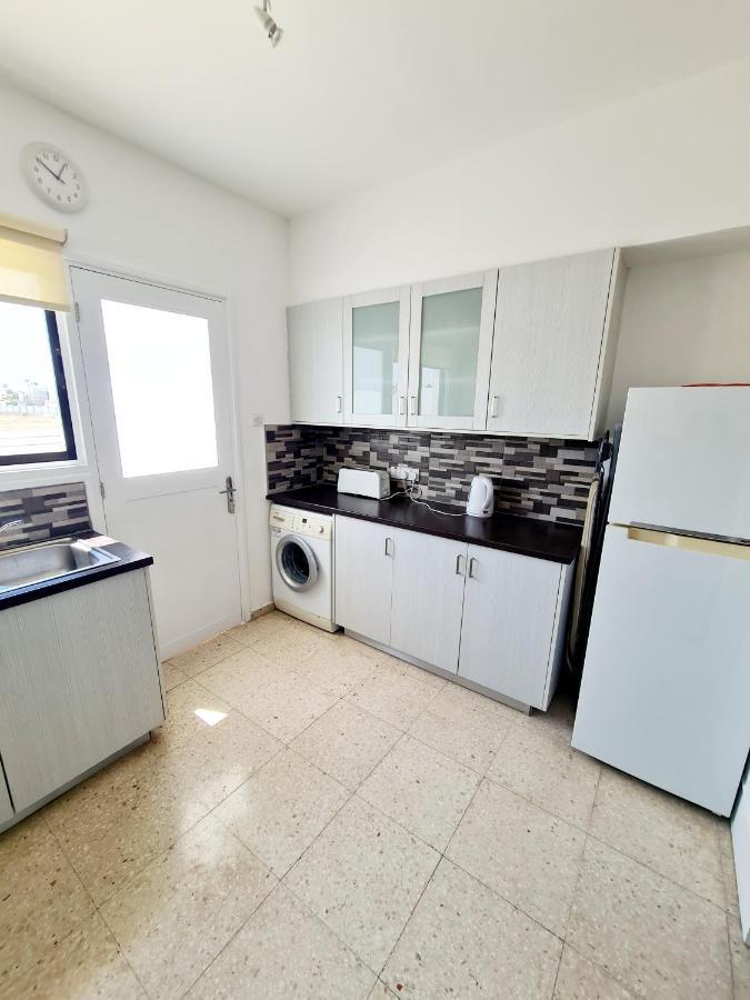 2 Bedroom Townhouse, Close To Paphos Harbour, Use Of Onsite Facilities 외부 사진