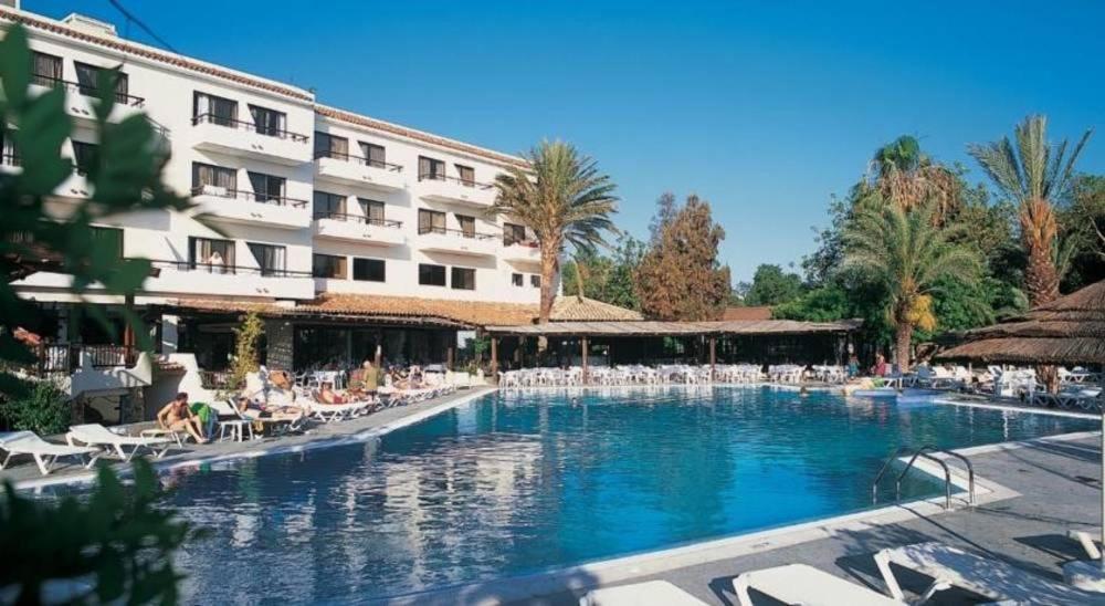 2 Bedroom Townhouse, Close To Paphos Harbour, Use Of Onsite Facilities 외부 사진